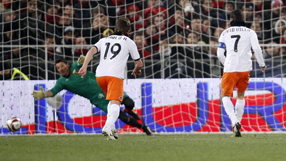 Europa: Valencia eliminate Genoa