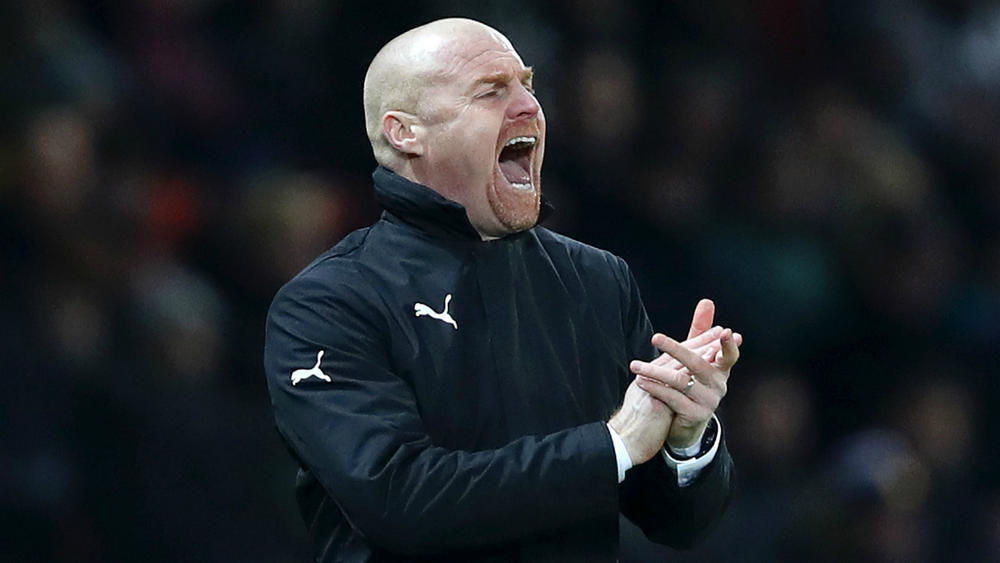 Dyche frustrated with officials after Man United late show denies Burnley