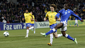 Balotelli upstages Neymar in Brazil draw