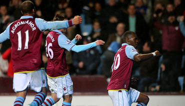Benteke treble leads Villa rout of Sunderland