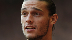 Carroll completes loan move to West Ham