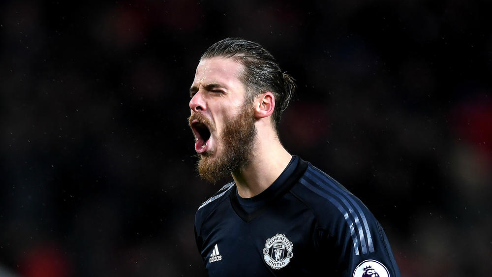 De Gea happy to delay Man Utd contract talks