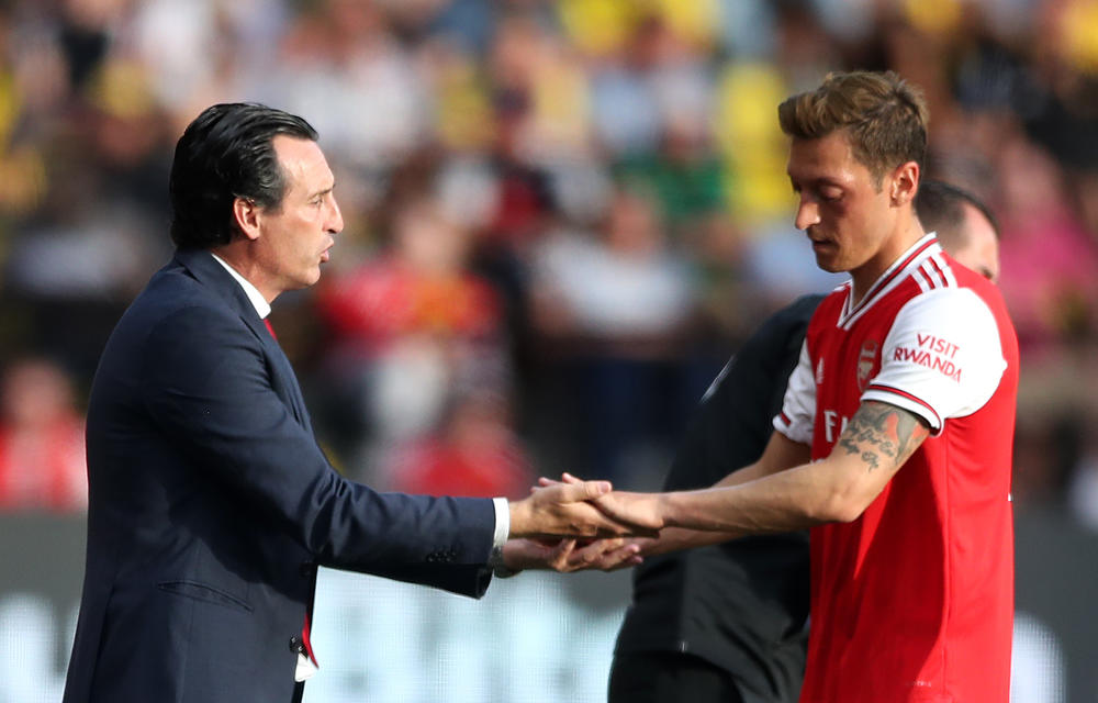 Decision to drop Ozil taken by whole club, says Arsenal boss Emery