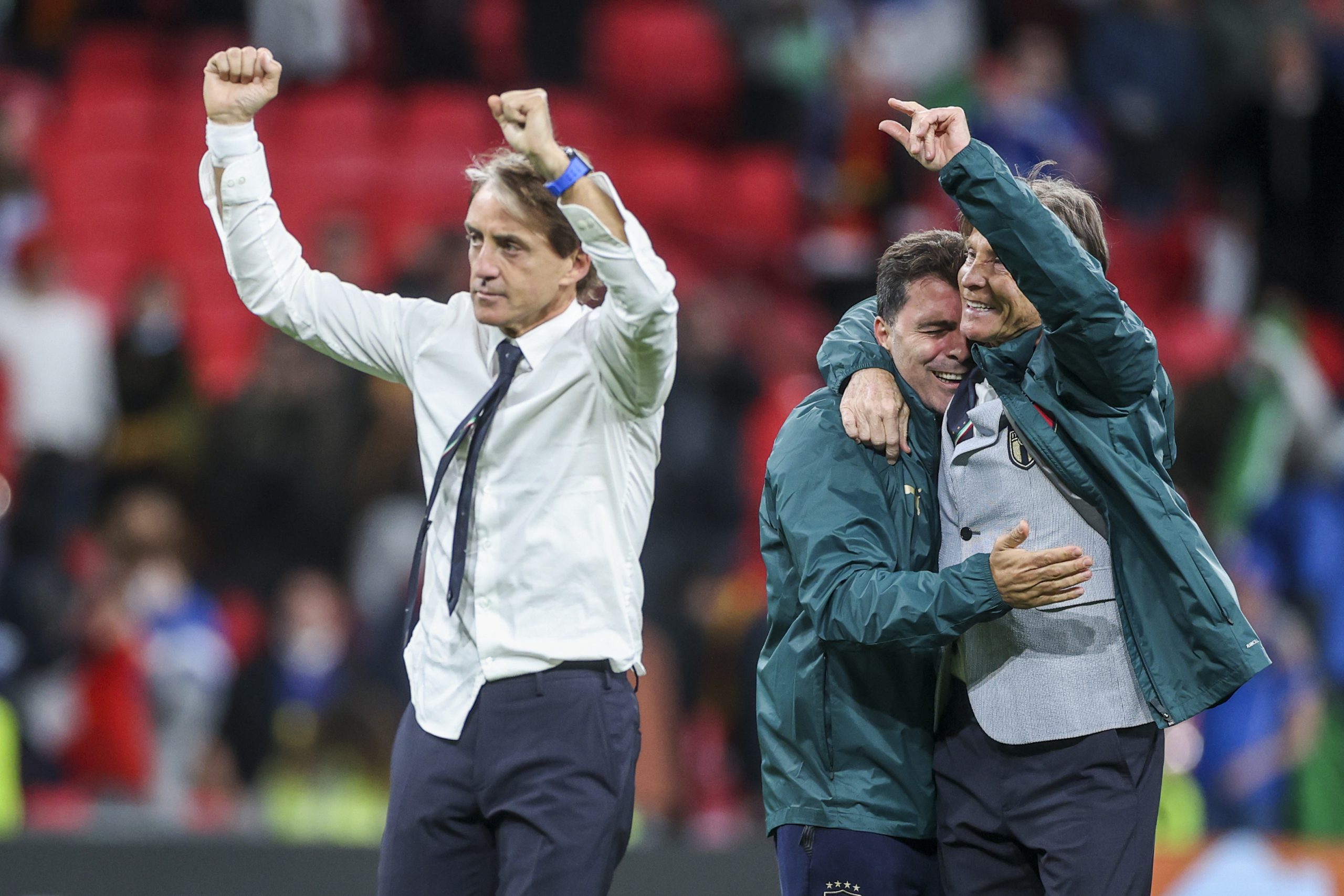 Delighted Roberto Mancini urges Italy to rest up for final push
