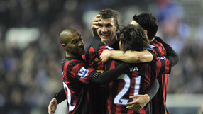 Dzeko header sends Man City three clear