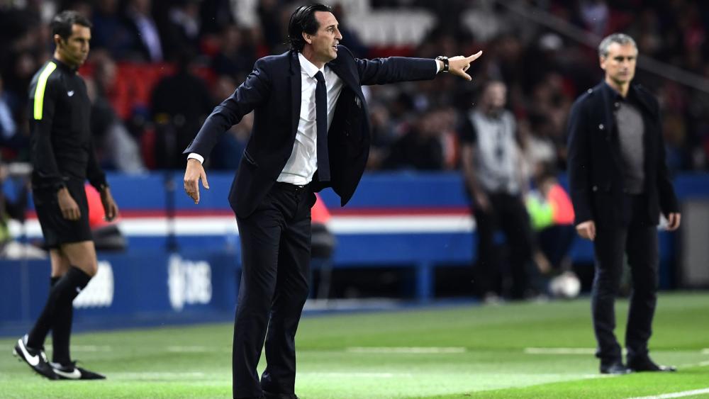 Emery content with PSG display