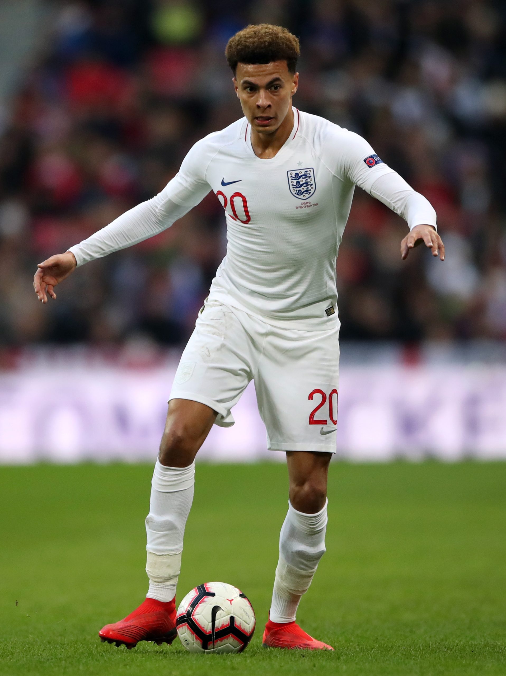 England midfielder Dele Alli attacked during robbery at home