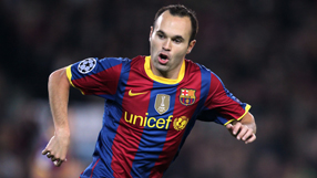 Espanyol put aside rivalry to honour Iniesta