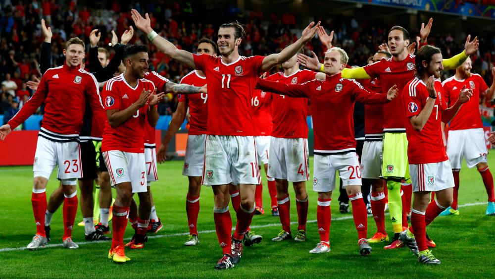Euro 2016 Social Round-Up: Wonderful Wales stun Belgium