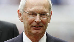 FA chief quits over untrustworthy FIFA