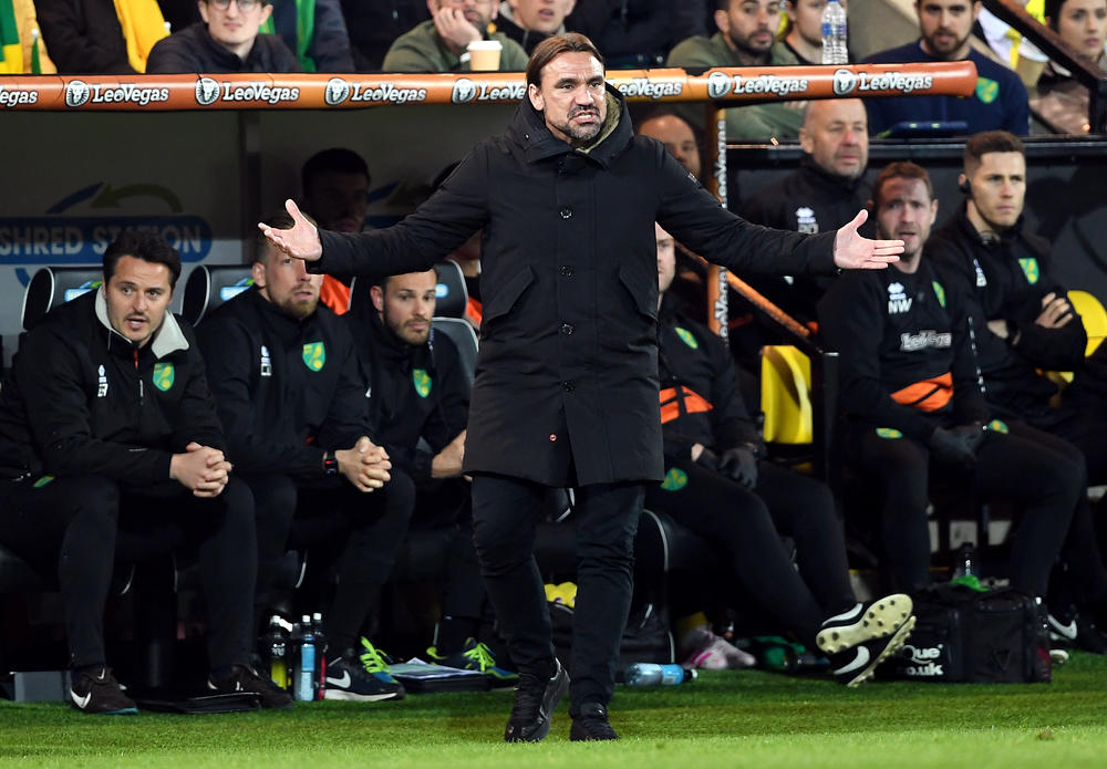 Farke and Bruce left fuming over referee display during dramatic draw