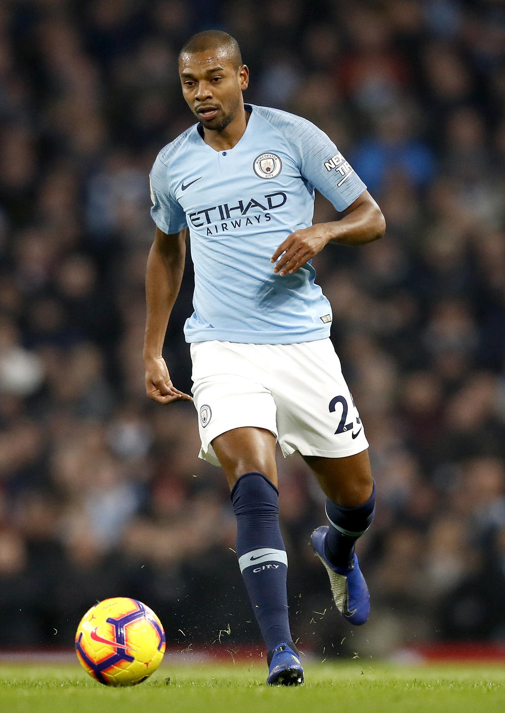 Fernandinho facing scan on knee after going off injured against Manchester United