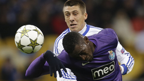 Former winners Porto march through to last 16