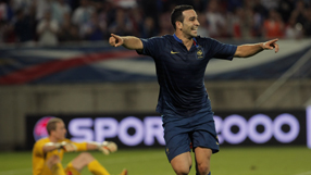 France fight back to earn flattering victory