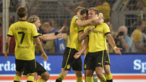 Gotze gives Dortmund late win in opener