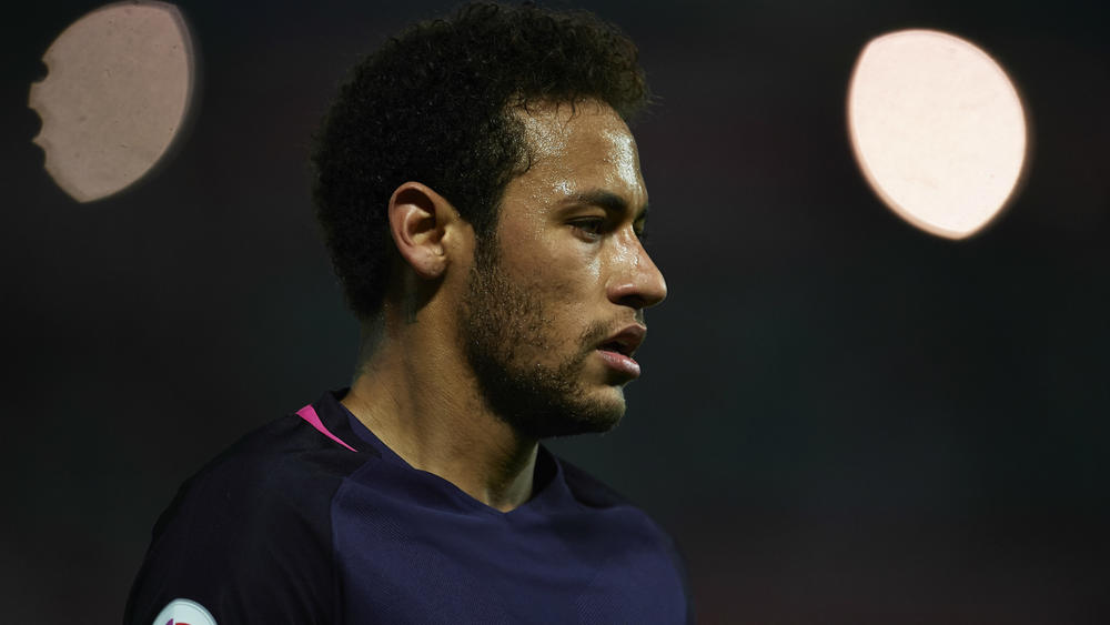 I hope he scores another 900 goals – Luis Enrique hails Barca ‘beast’ Neymar