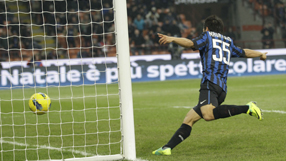 Inter bounce back against blundering Fiorentina