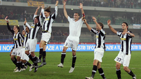 Juventus close in on Serie A summit