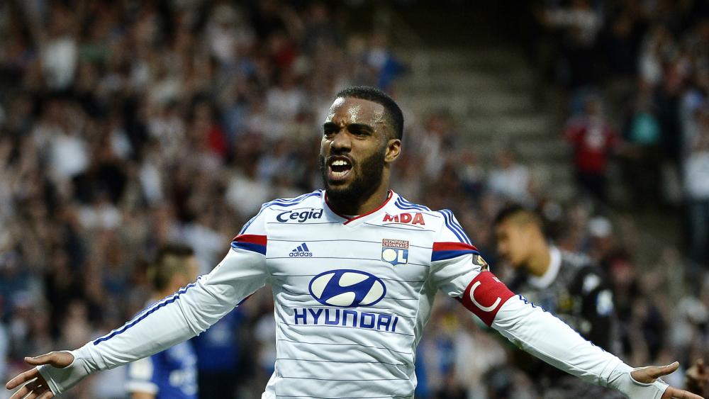 Lacazette can be ‘world class’ – Houllier