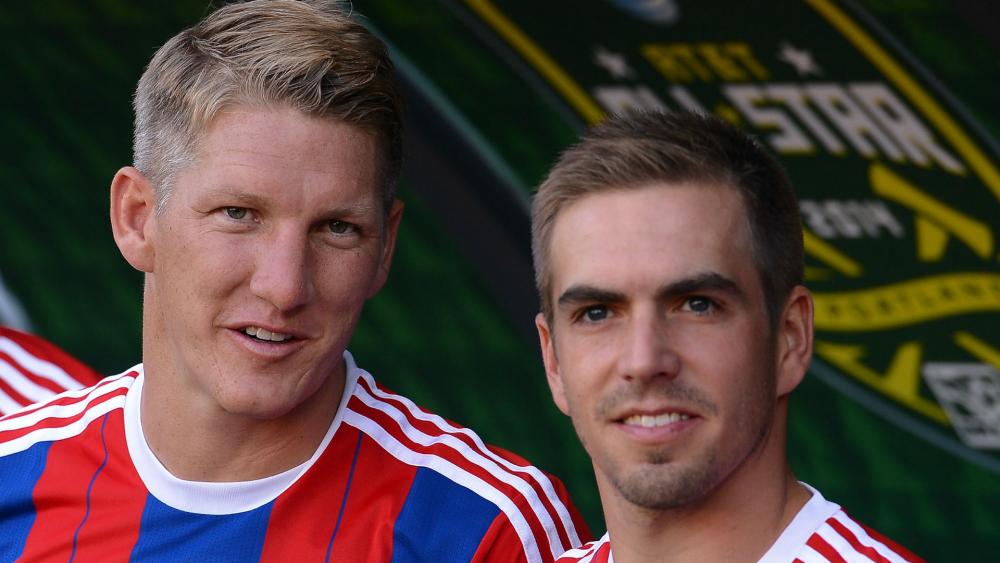 Lahm hails Schweinsteiger as United links rumble on