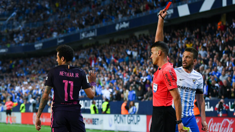 Luis Enrique: Neymar red curious, but we are used to it