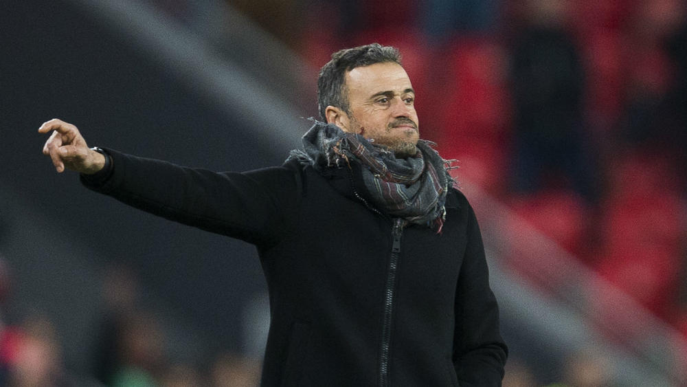 Luis Enrique praises battling Barca after narrow loss