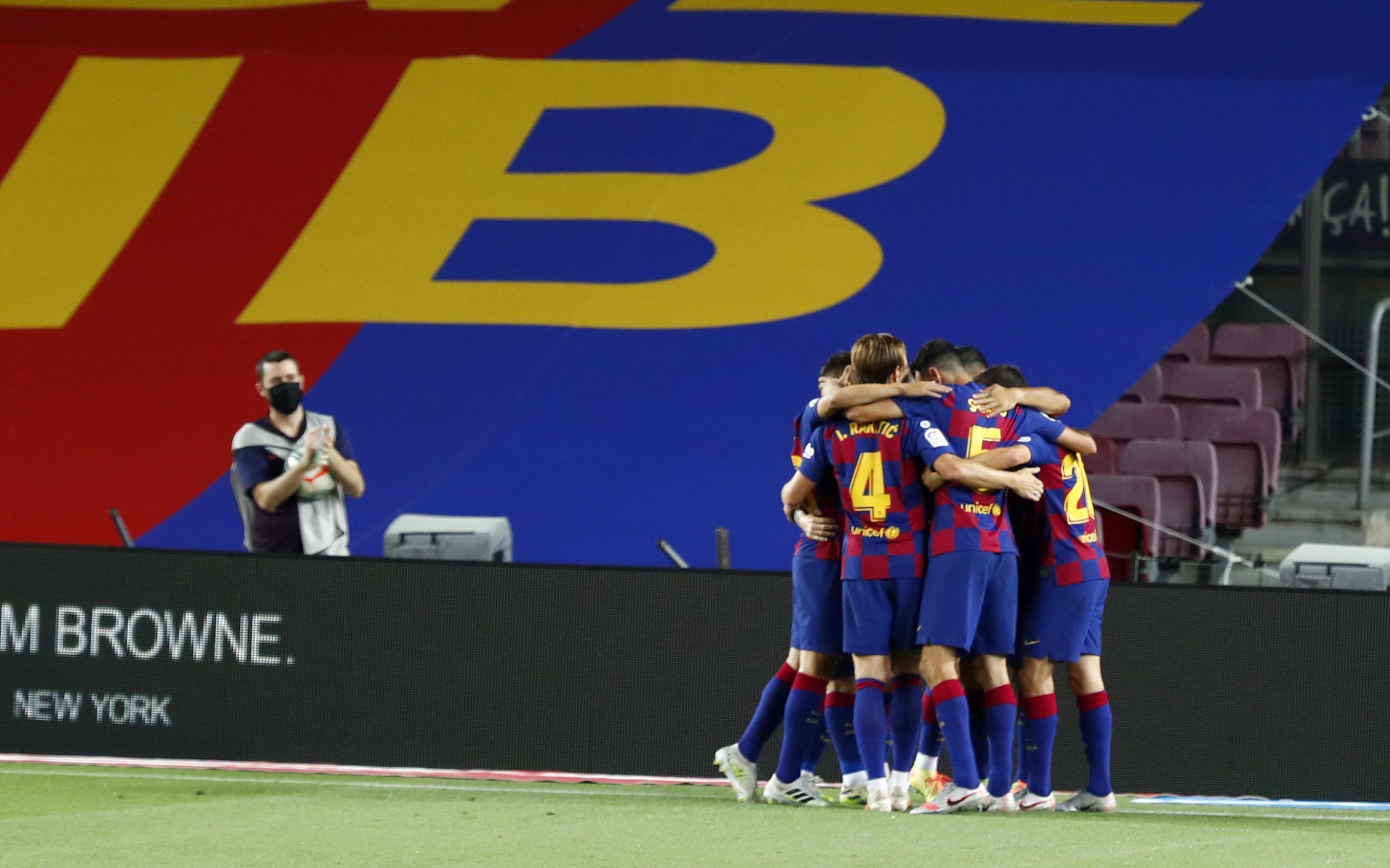 Luis Suarez strikes as Barcelona keep the pressure on LaLiga leaders Real Madrid