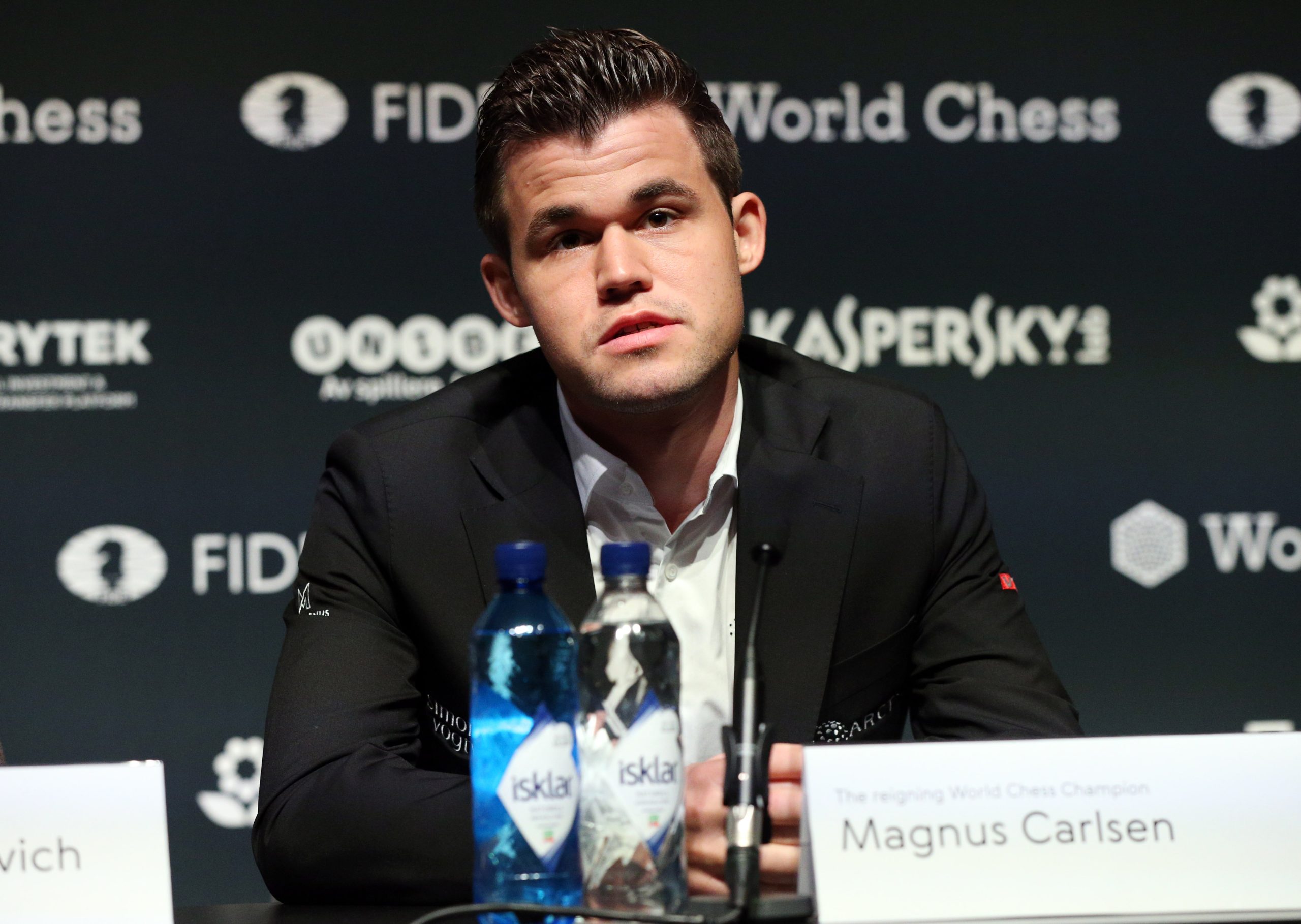 Magnus Carlsen congratulates FPL champion after mammoth title battle