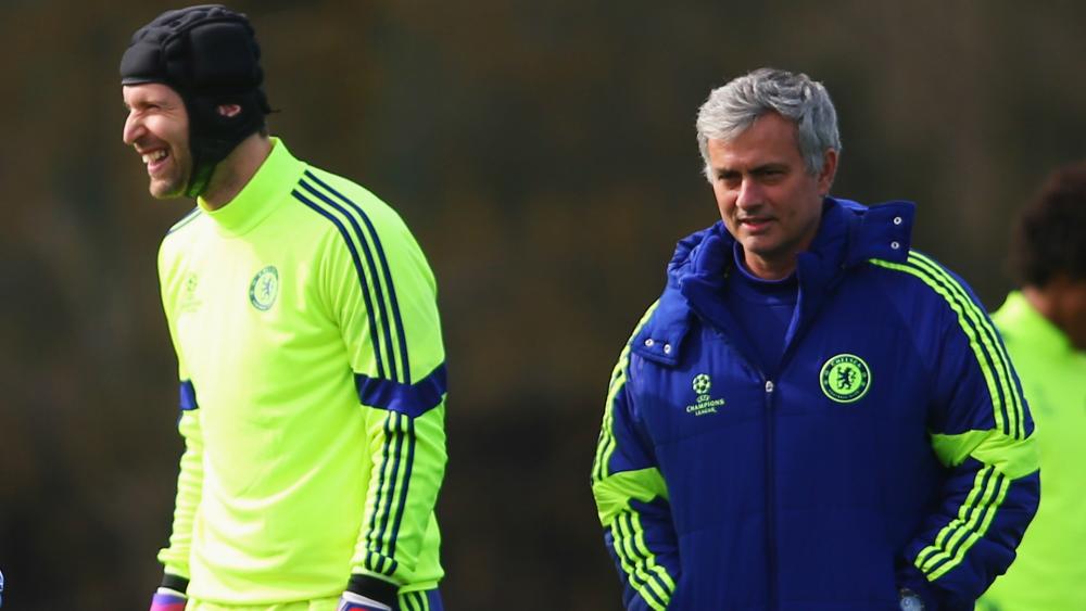 Mourinho: Cech future out of my hands