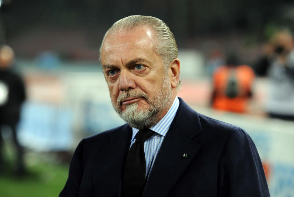 Napoli chief threatens to cancel player holidays