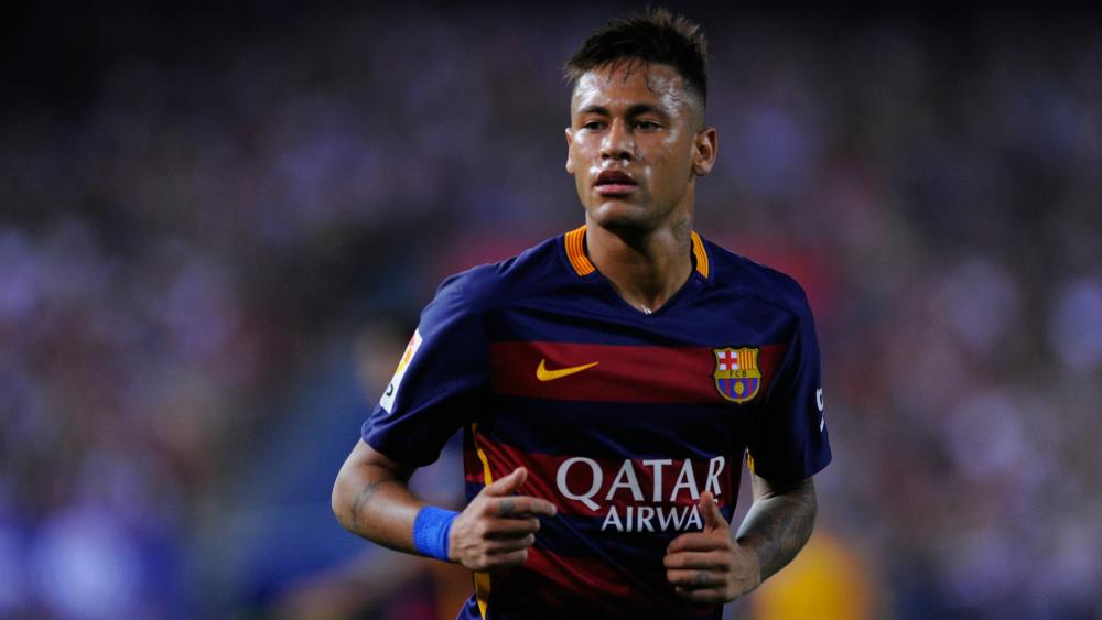 Neymar confirms United talks
