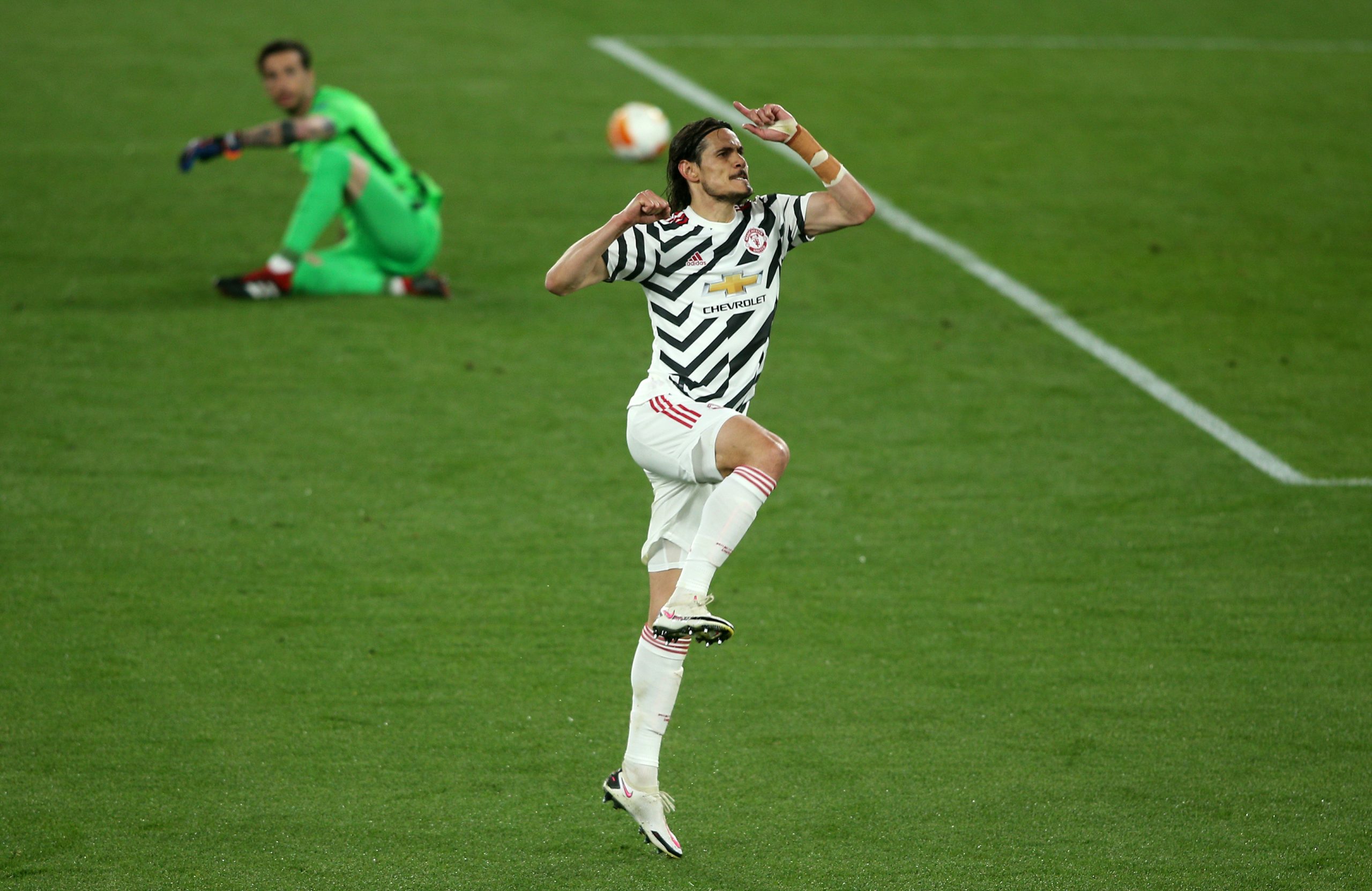 Ole Gunnar Solskjaer hails performances of Edinson Cavani and David De Gea