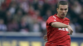 Podolski stripped of captaincy by Cologne