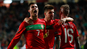 Portugal batter Bosnia to reach Euro 2012