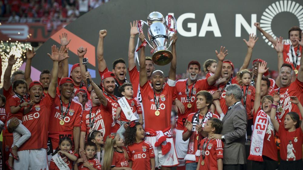 Primeira Liga Review: Benfica celebrate title with home win