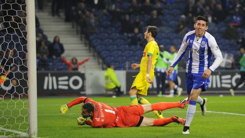 Primeira Liga Wrap: Porto thump five past Pacos
