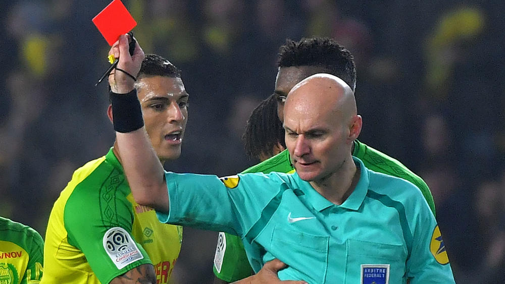 Referee who kicked Nantes’ Carlos banned for six months