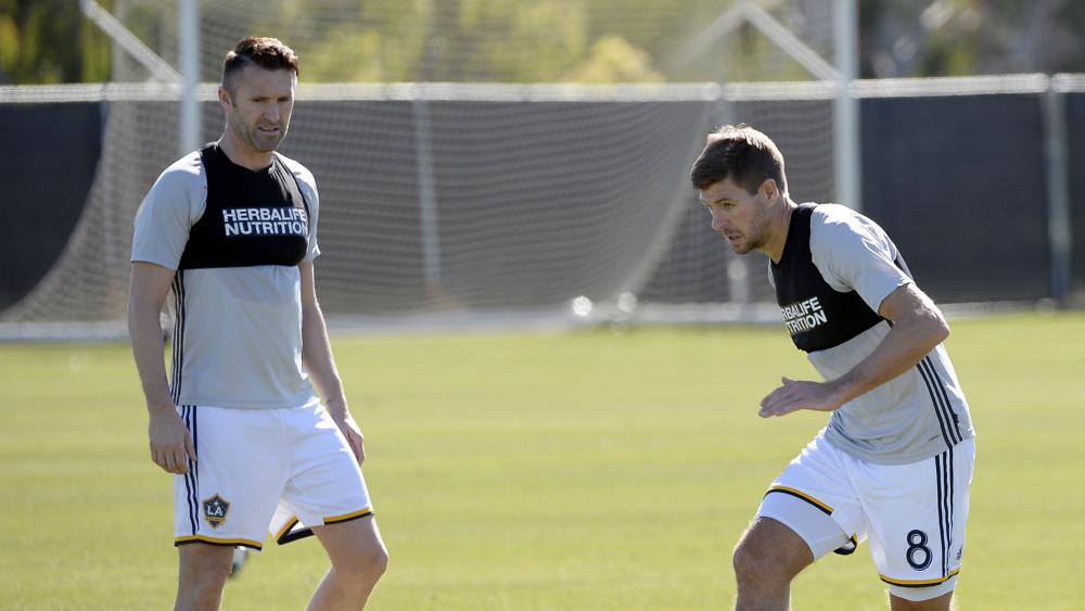 Robbie Keane to miss 4-6 weeks after knee surgery