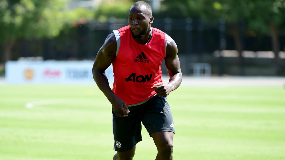 Rooney warns Lukaku: Do not show mental weakness at Man Utd