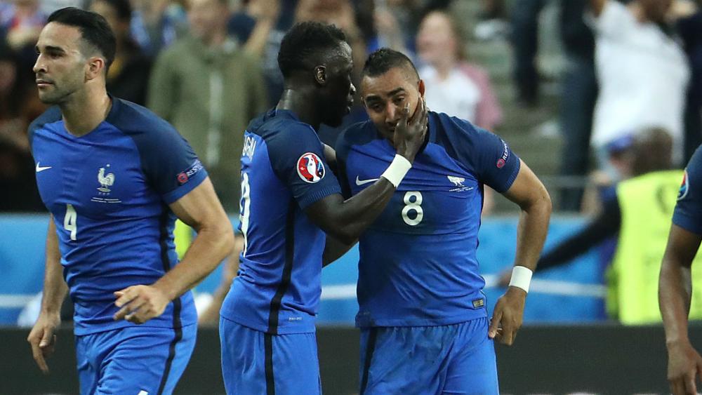Sagna delight as Payet hammers France to victory