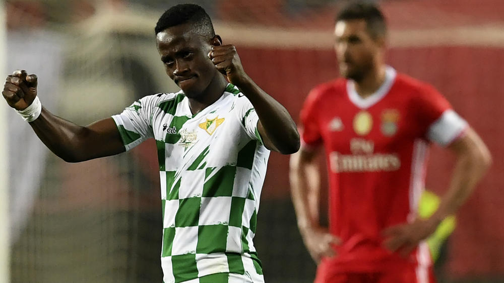 Shock defeat sees Benfica lose grip on Taca da Liga