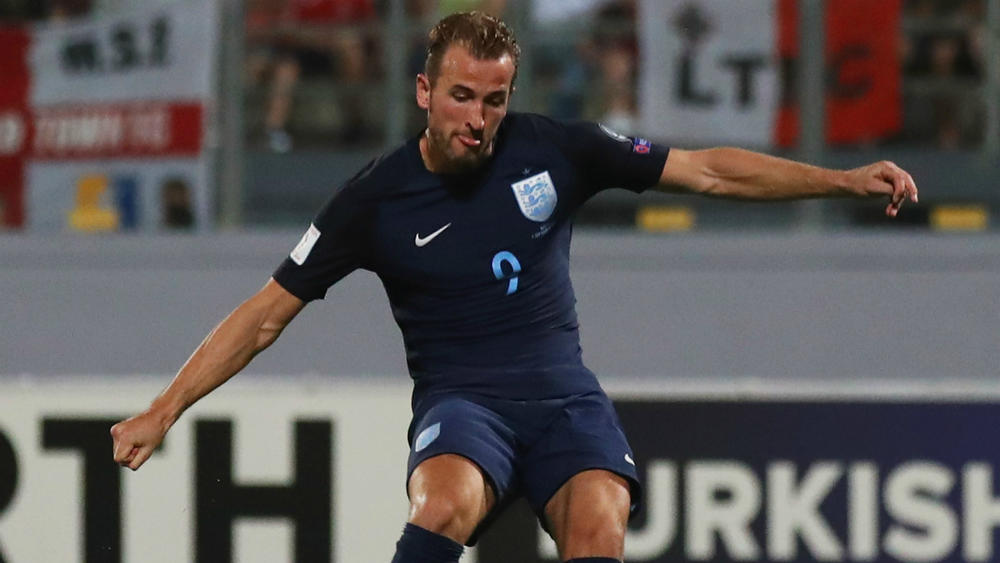 Southgate: Kane compares himself to Ronaldo and Messi