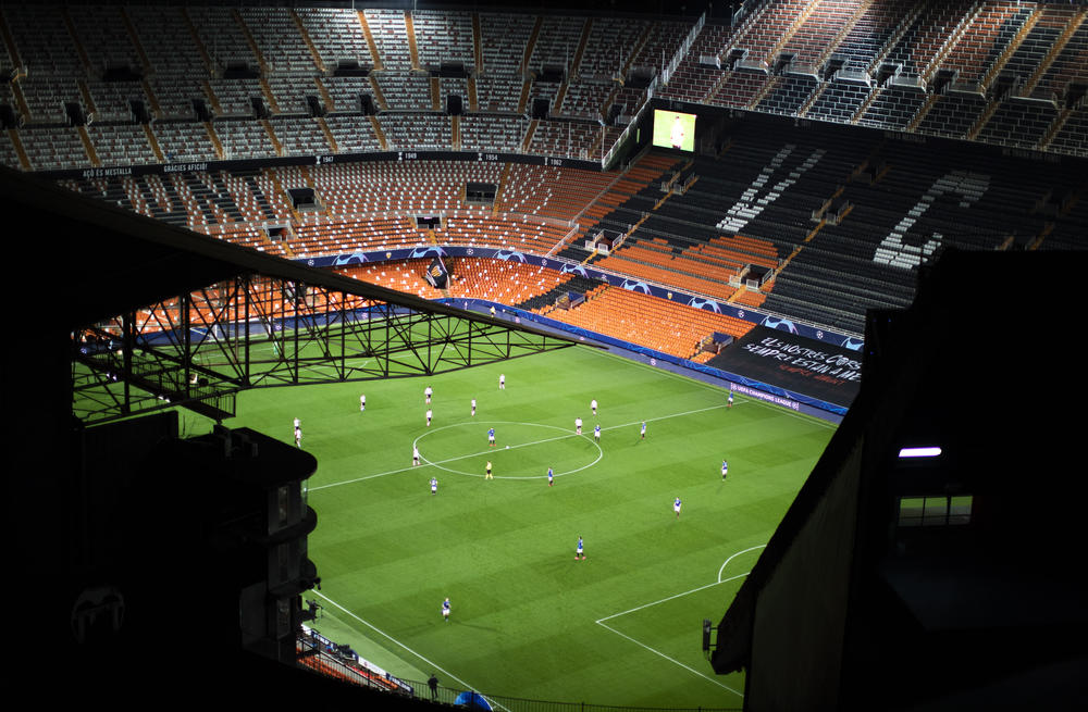 Statue of late Valencia superfan watches club alone in the Champions League