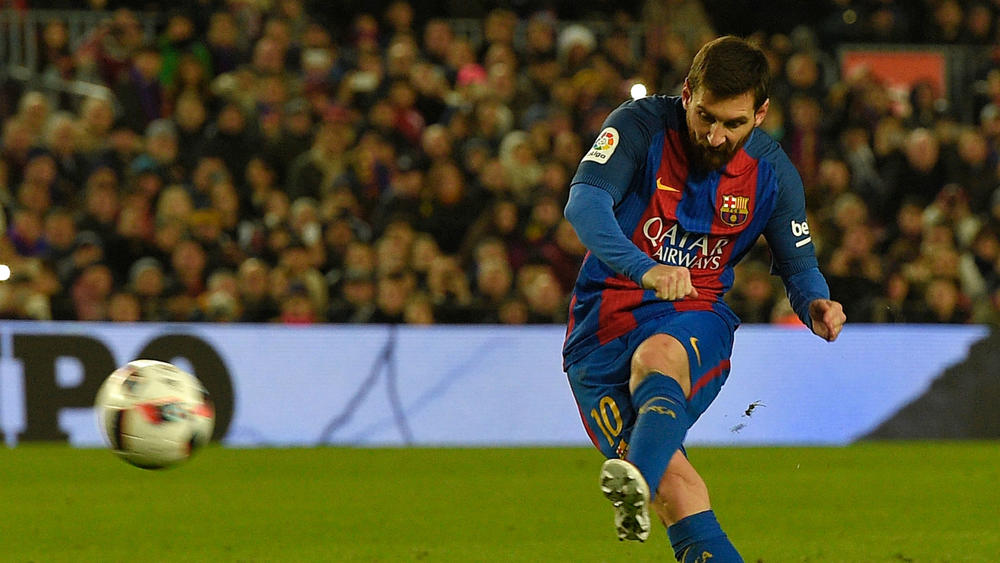 Suarez: Messi shows he is the best every game