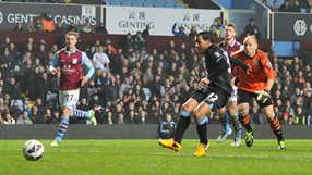 Tevez earns Man City victory at Aston Villa