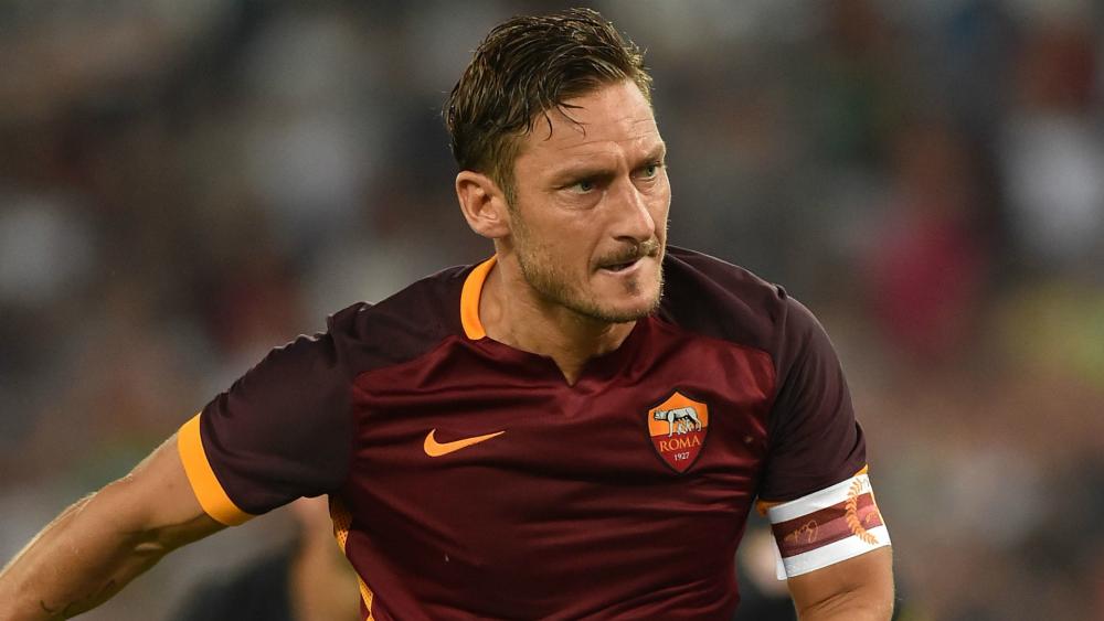 Totti rivals Pope Francis for popularity – Garcia