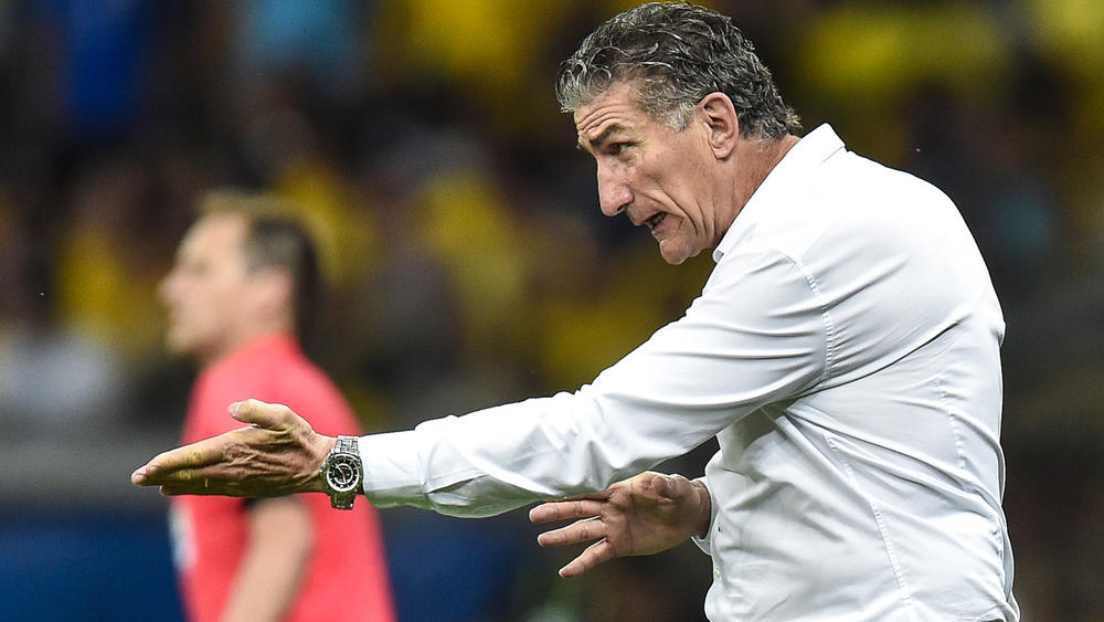 Under-fire Bauza backed by Argentina