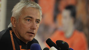 Van Marwijk wants Uruguay passion in Dutch