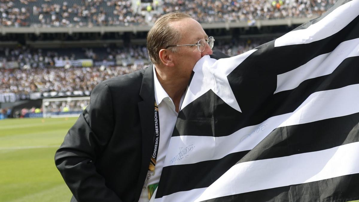 Botafogo : Textor tente un coup de bluff pour éviter un nouveau pétrin