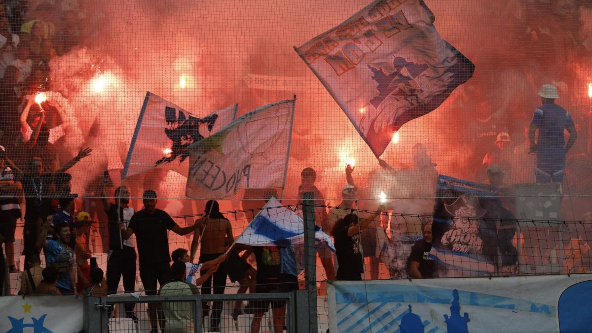 OM : plusieurs supporters présents à l’arrivée des joueurs OM : plusieurs supporters présents à l’arrivée des joueurs